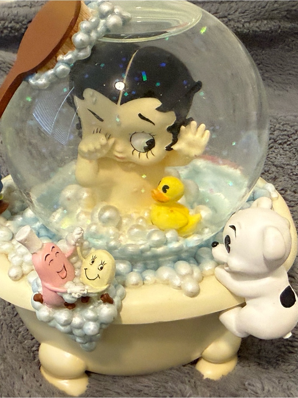 Betty Boop Bubble Bath Snow Globe